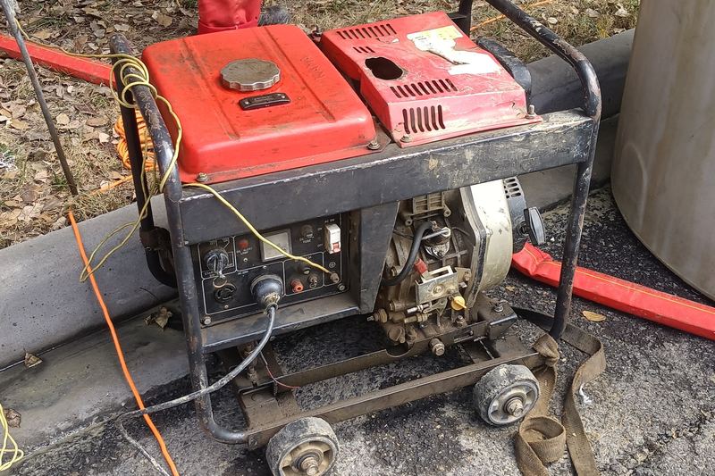 Medium wheeled engine generator outdoors